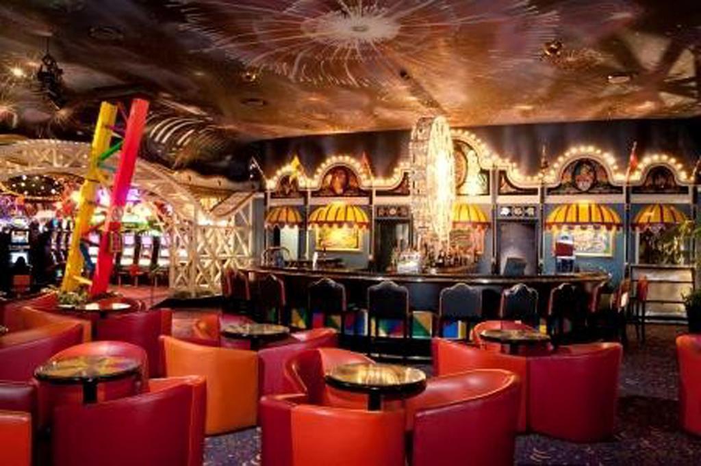 Carnival City Hotel Brakpan Exteriör bild