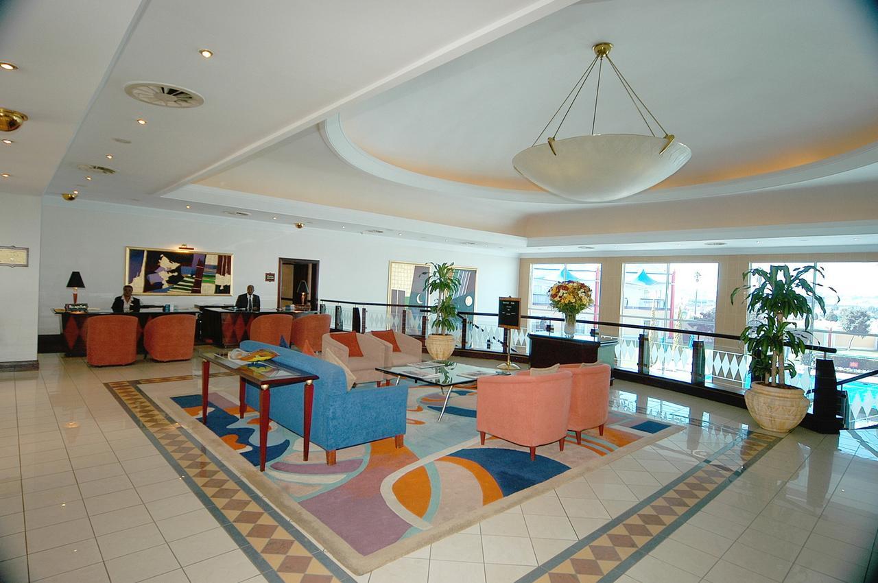 Carnival City Hotel Brakpan Exteriör bild